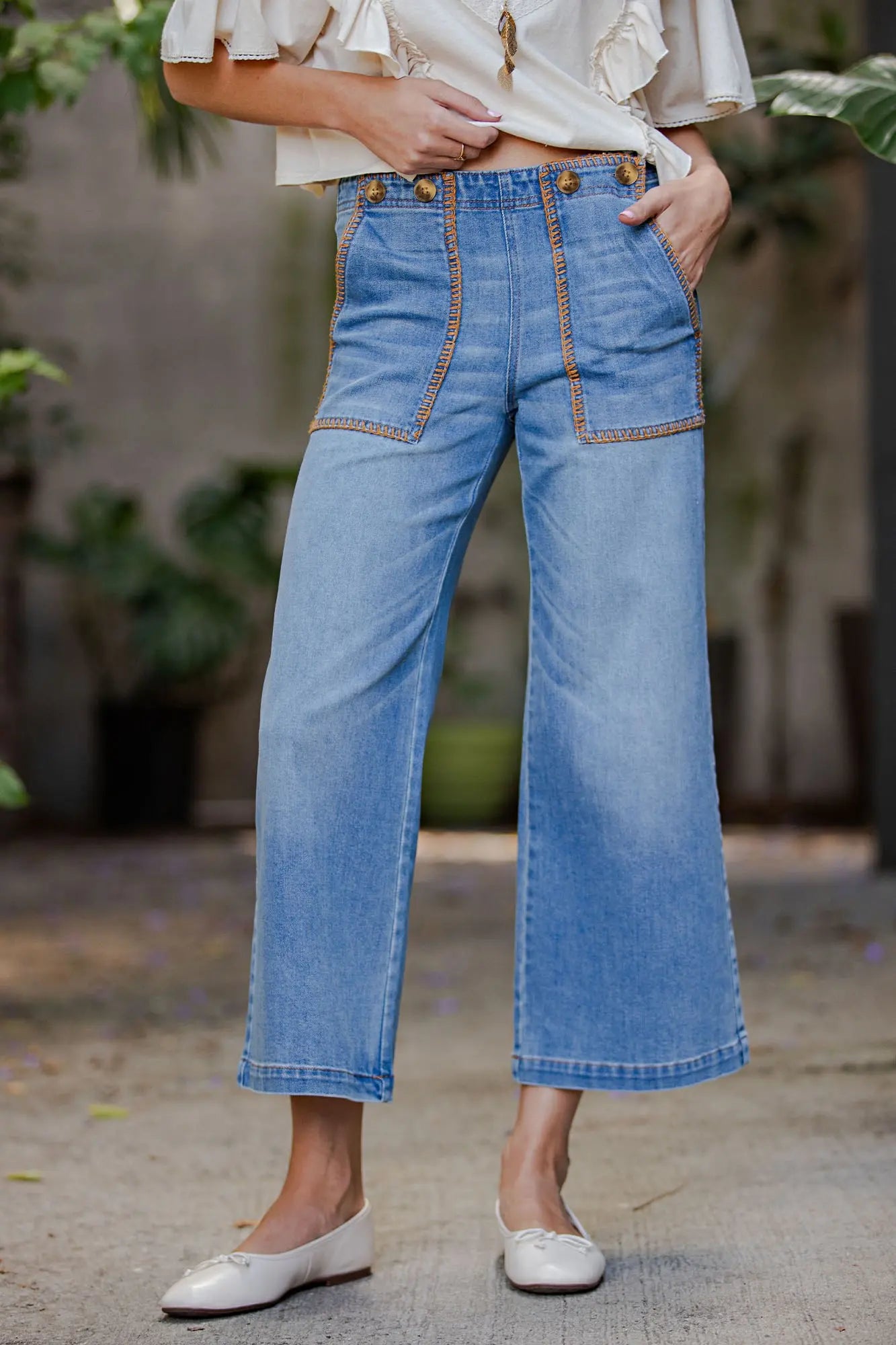 Whipstitch Pocket Cropped Denim