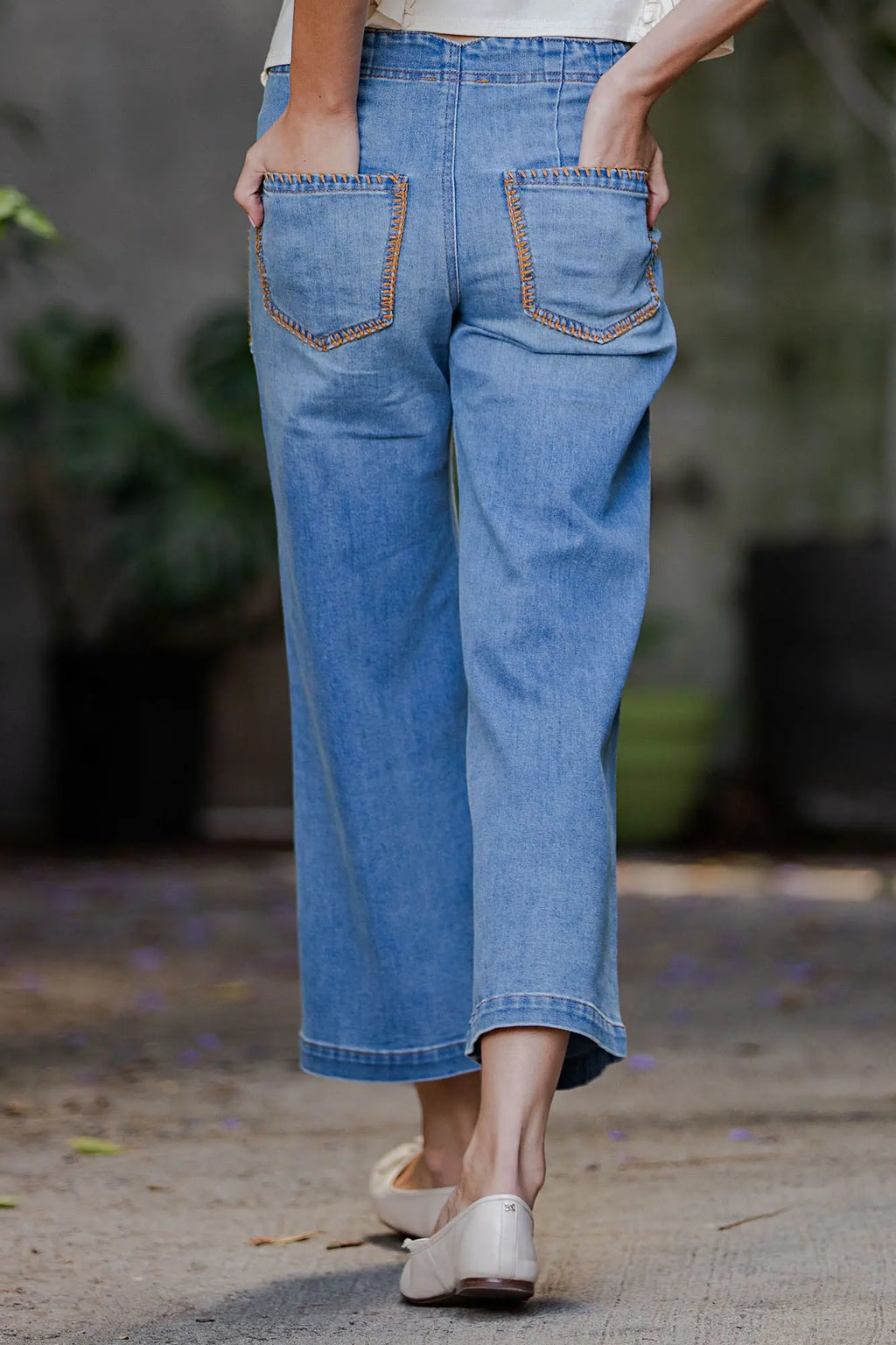 Whipstitch Pocket Cropped Denim