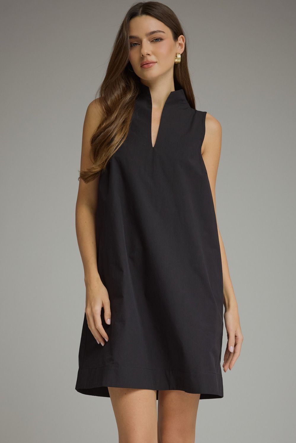 Sleeveless Black Shift Dress